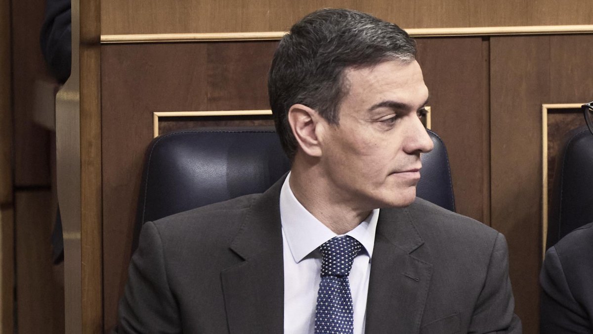 (Foto de ARCHIVO)
Pedro Sánchez y Carlos Cuerpo, en el hemiciclo
EUROPA PRESS
22/4/2026