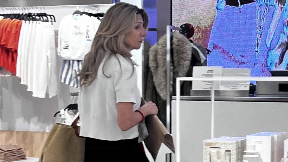 Vito Quiles retrata a Yolanda Díaz: de “alquileres razonables” a los ‘modelitos’ de tienda