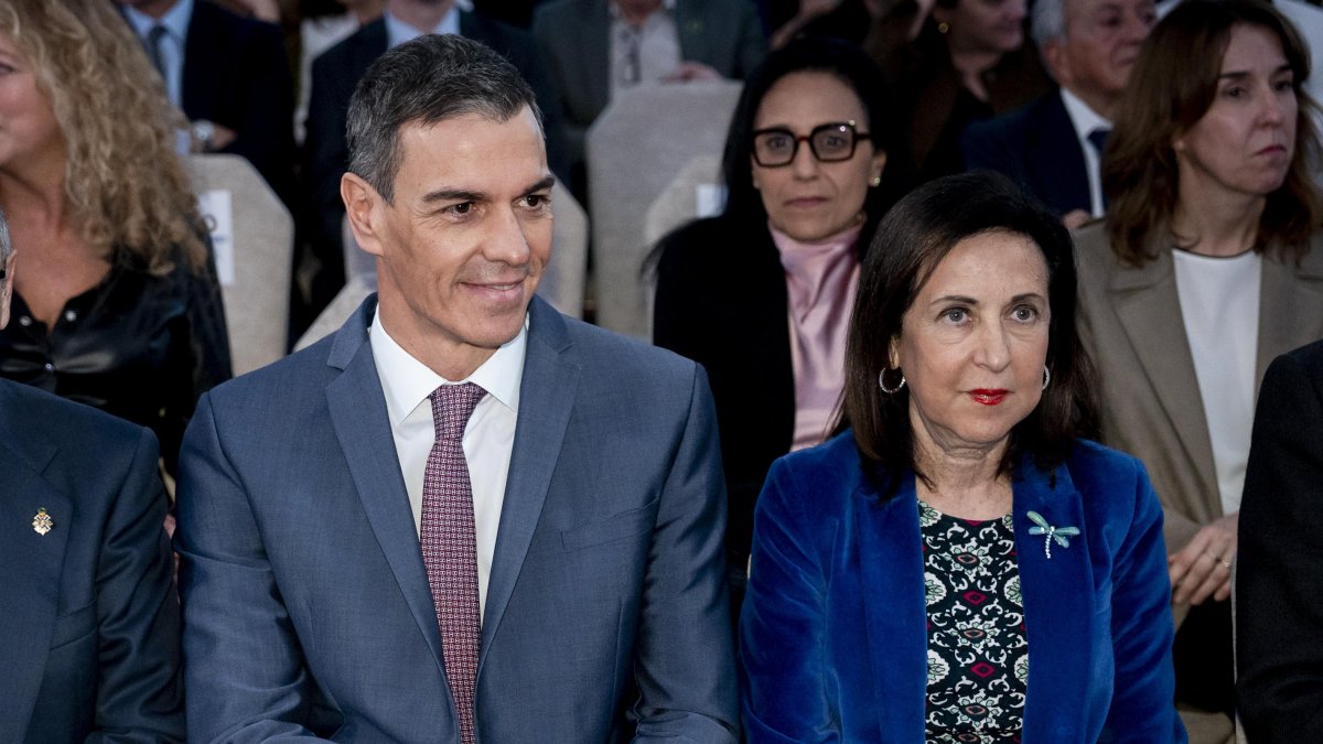 
                EXCLUSIVA| El Gobierno de Sánchez miente: los casos sospechosos de hantavirus no se encuentran en la planta 22 del Gómez Ulla
             