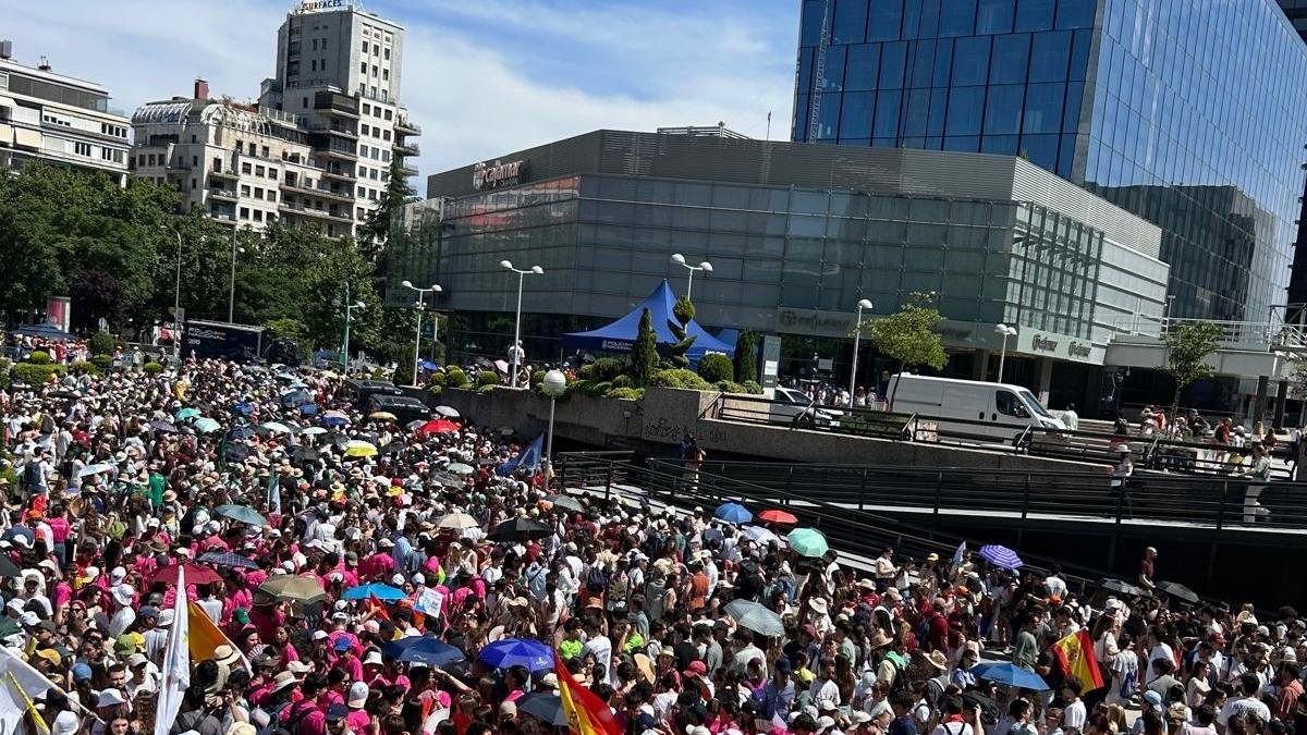 León XIV convierte la Castellana en un gigantesco templo para miles de jóvenes