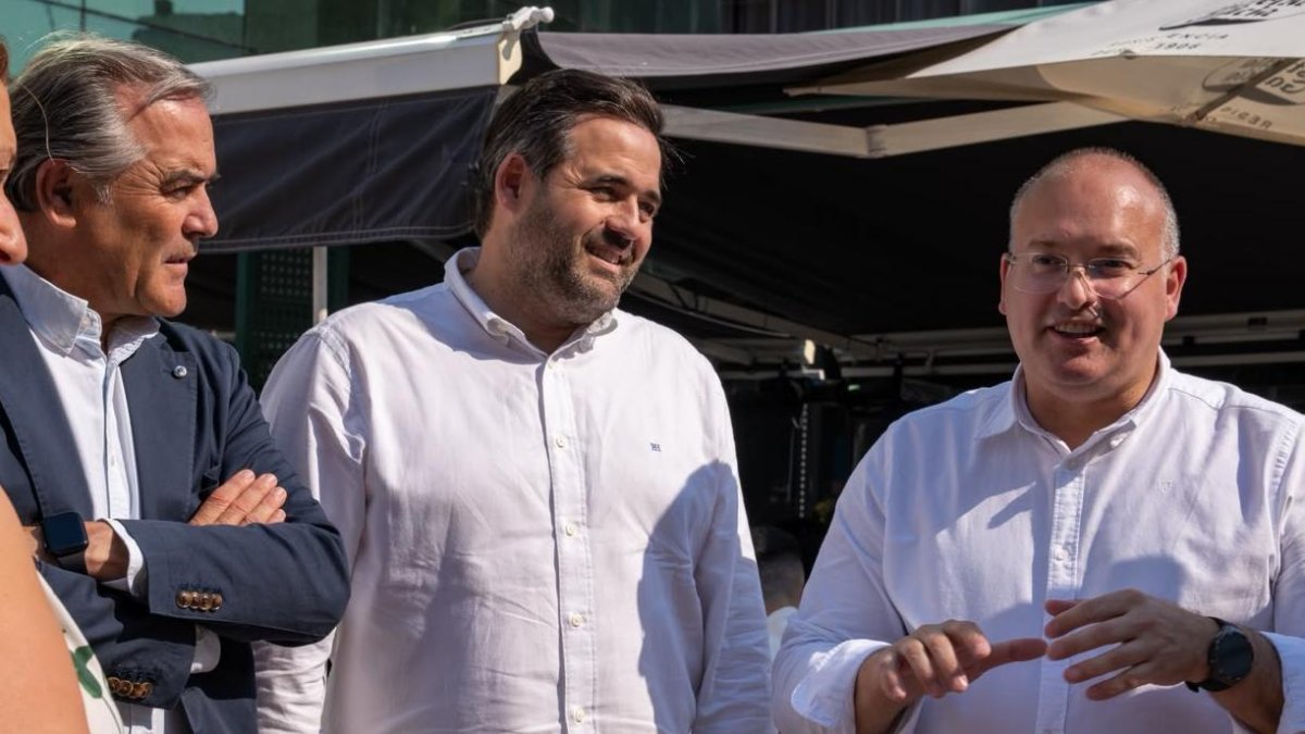 El presidente del PP en Castilla-La Mancha, Paco Núñez, junto al secretario general del PP, Miguel Tellado