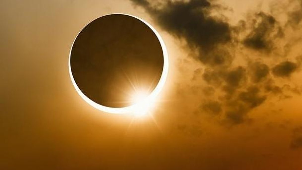 Agosto borrará el Sol del cielo: olvídate de tus gafas de siempre para ver el eclipse del siglo