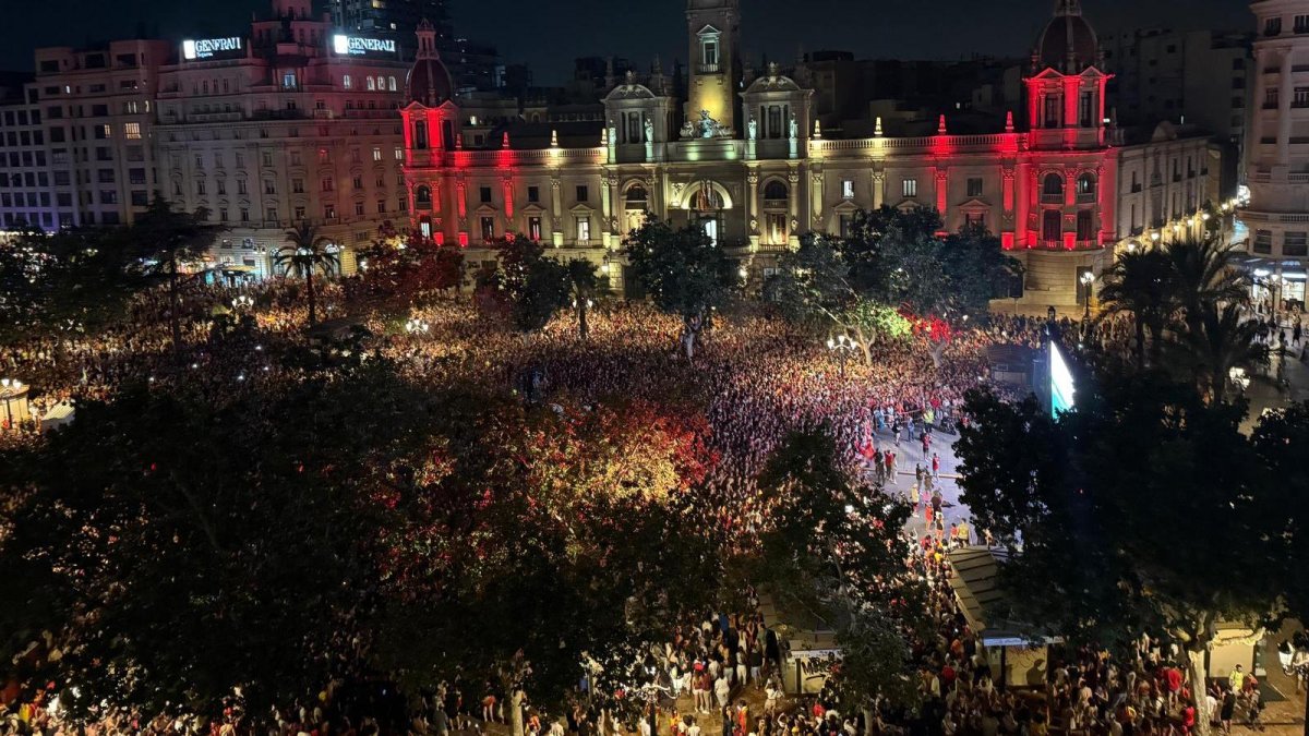 El sector ultra de Compromís estalla en insultos contra el partido por felicitar a la selección española tras su victoria mundialista