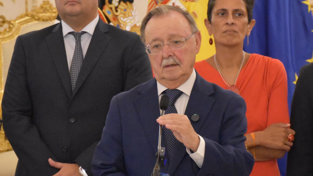 Vivas hace lo que no hace Sánchez y pone en su sitio a Marruecos: "Ceuta es España" y punto