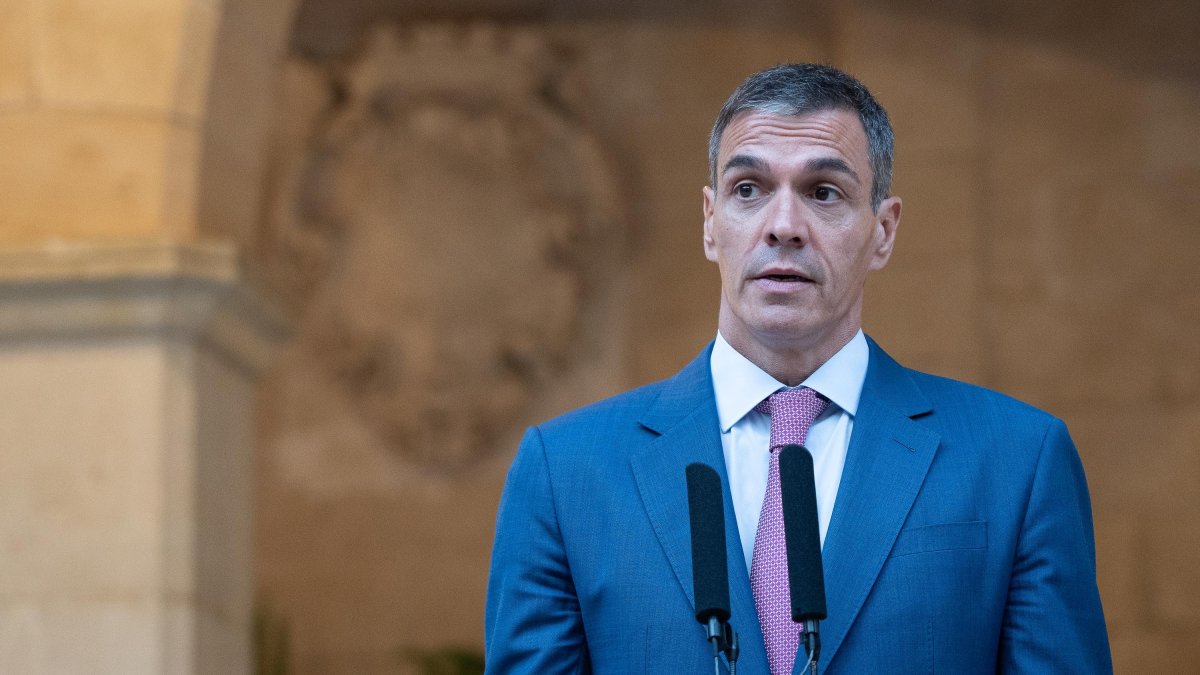 Ceuta acorrala a Sánchez: crisis migratoria, caos sanitario, el poder de Marruecos, violaciones y miedo entre los vecinos