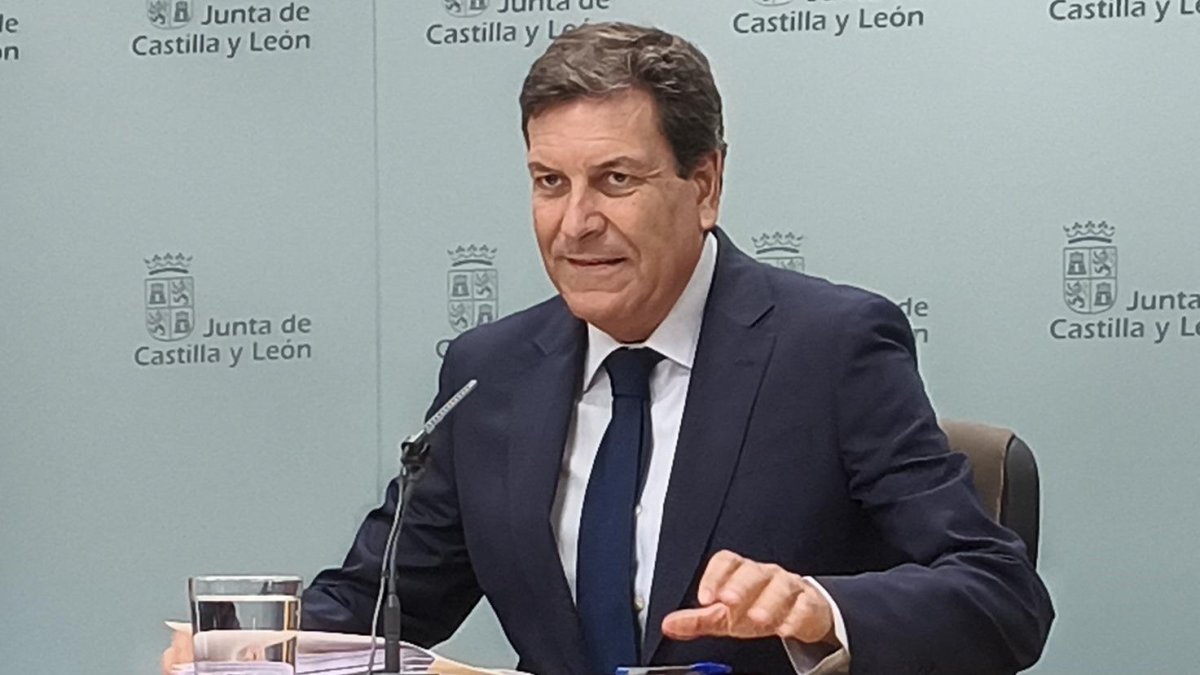 El consejero de Economía y Hacienda y portavoz de la Junta, Carlos Fernández Carriedo, tras el Consejo de Gobierno 20/8/2026