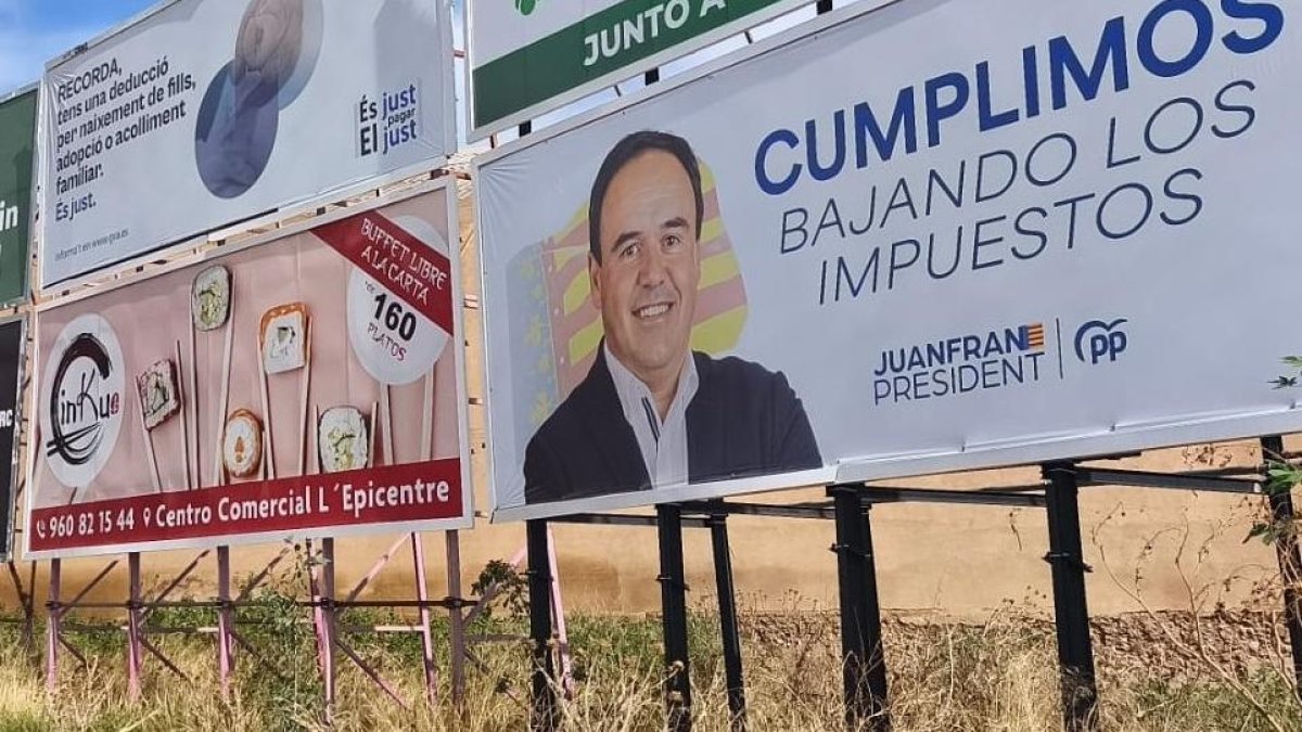 Valla del PP en la Comunidad Valenciana