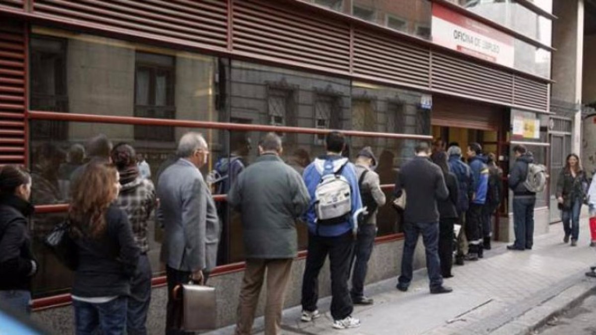 El paro de agosto le empaña a Rajoy el discurso de la recuperación