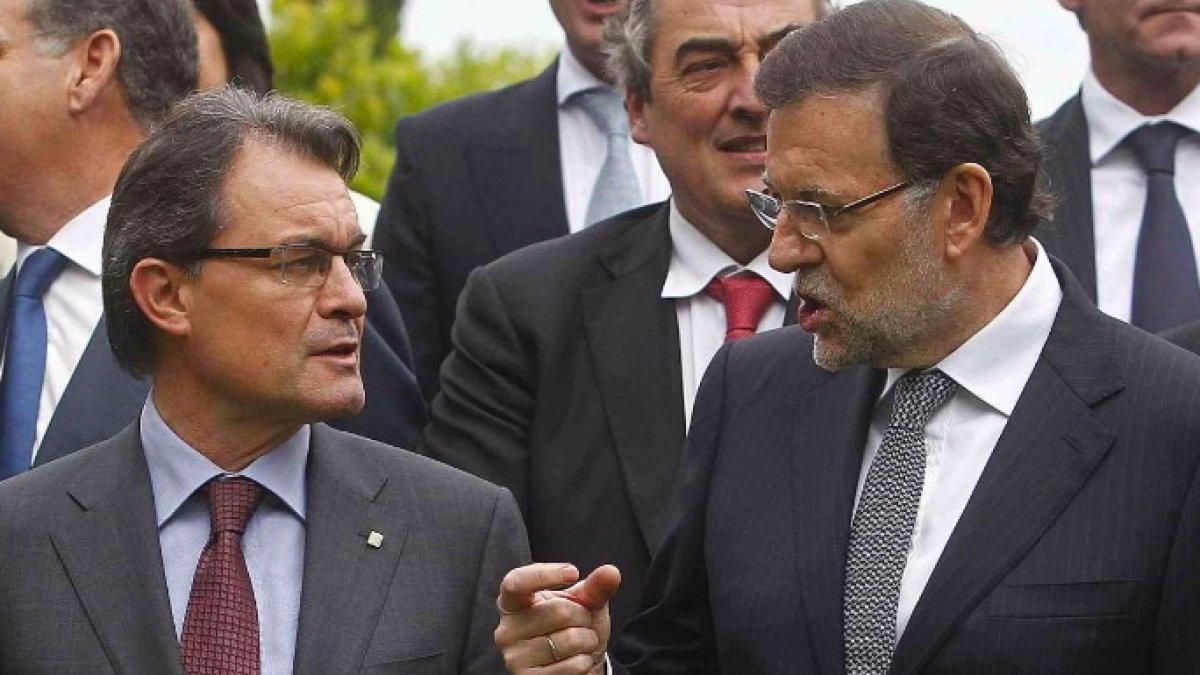El golpe de efecto de Rajoy con Rivera e Iglesias descoloca a Mas