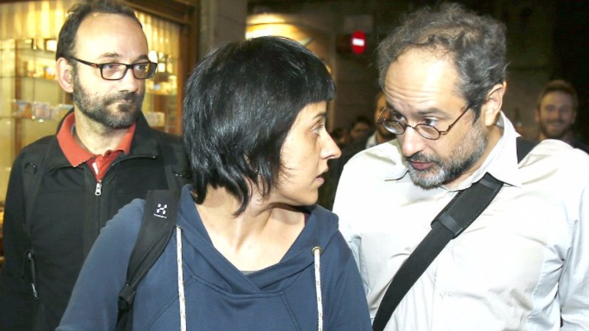 Benet Salellas, Anna Gabriel y Antonio Baños tras su última reunión con Artur Mas.