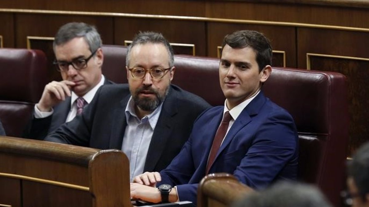 Rivera pagó penitencia por su apoyo a Sánchez