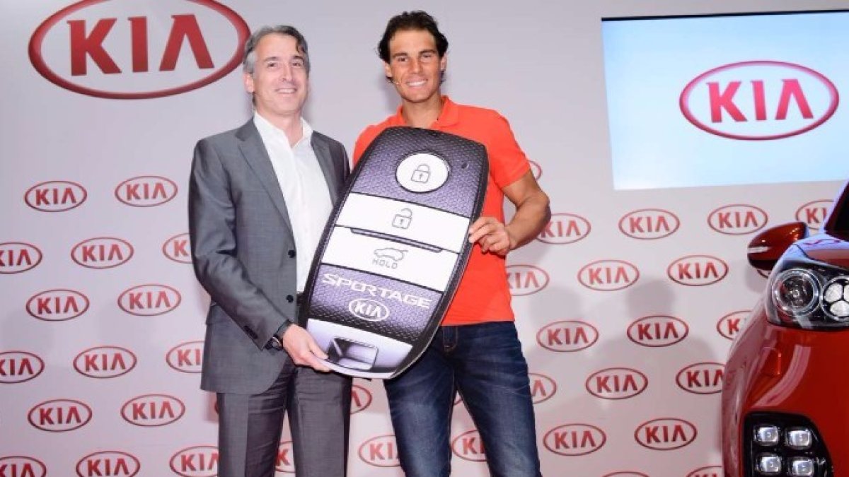 Rafa Nadal toma las llaves de su nuevo Kia Sportage