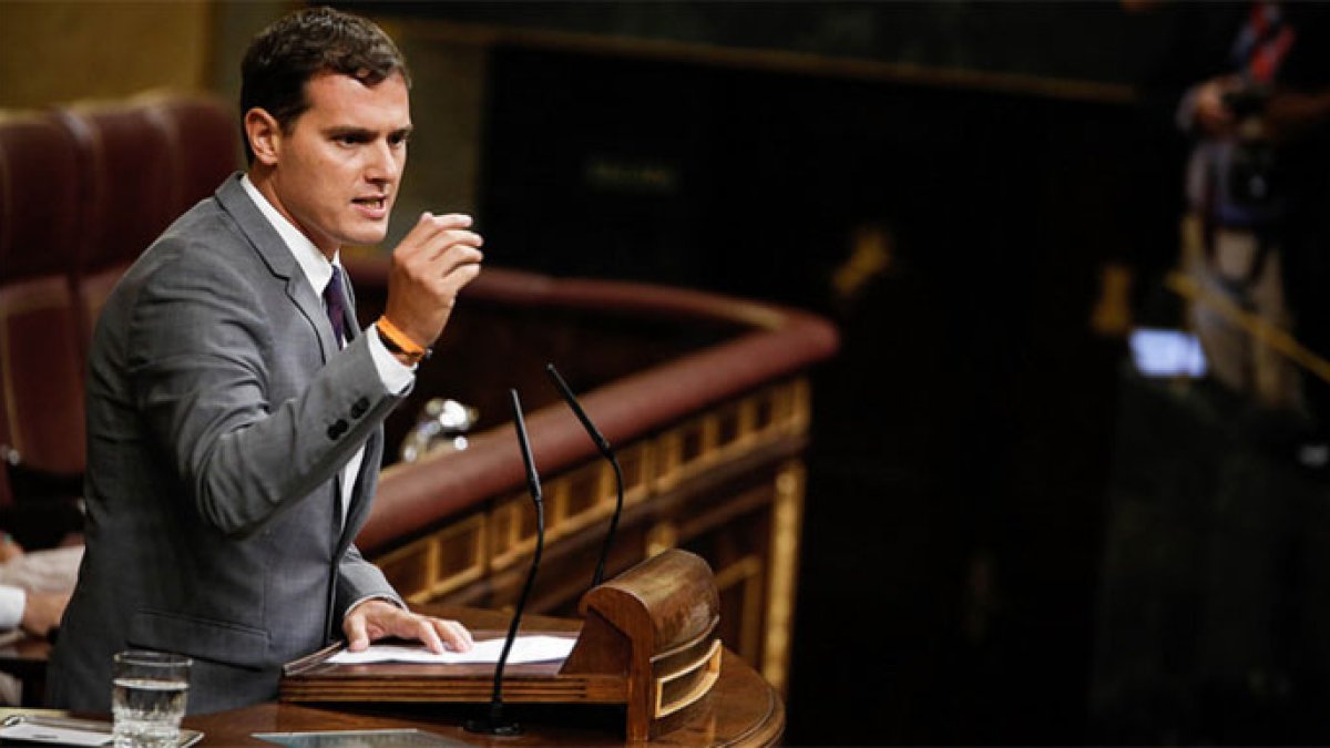 La intervención de Rivera causó un gran estupor en la bancada popular.