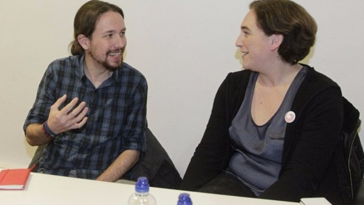 Iglesias confía en Colau para unas nuevas catalanas.