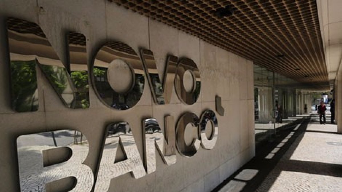 Caixabank, uno de los contactados por la venta del Novo Banco