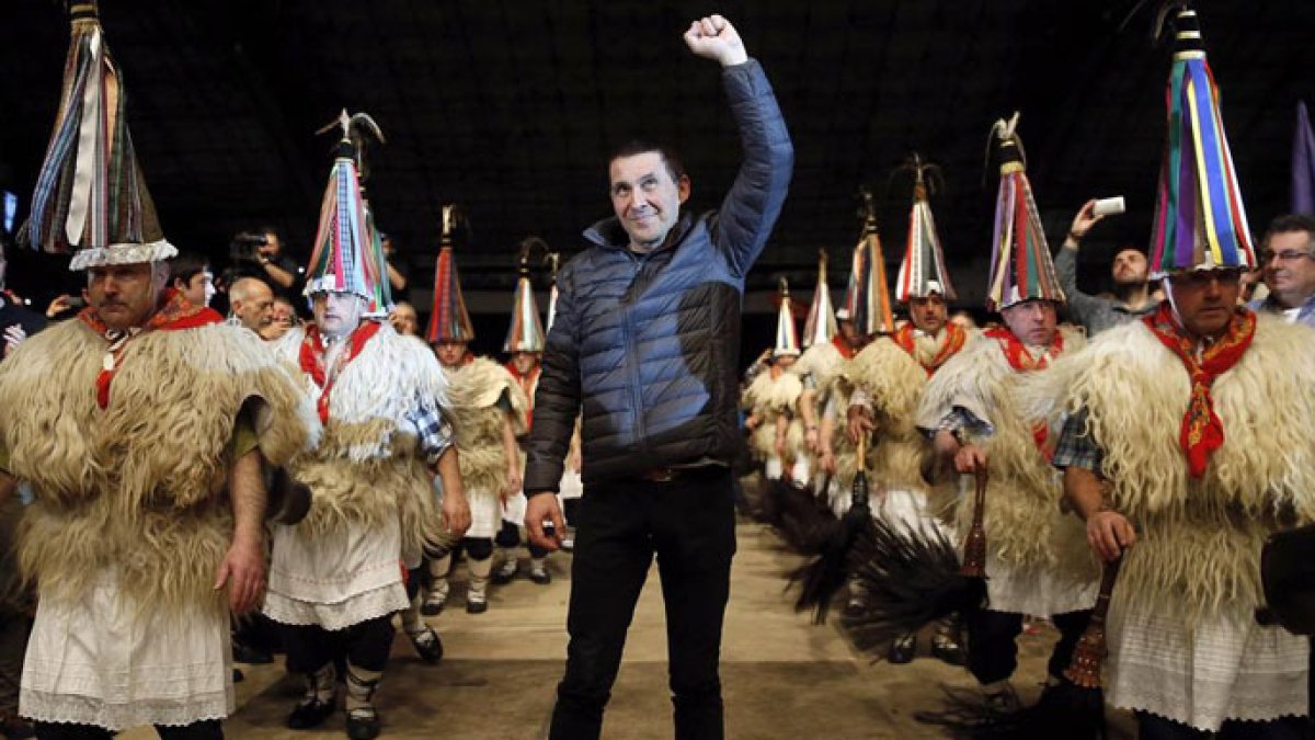 Otegi pide ayuda a Podemos para romper España por dos lados a un tiempo