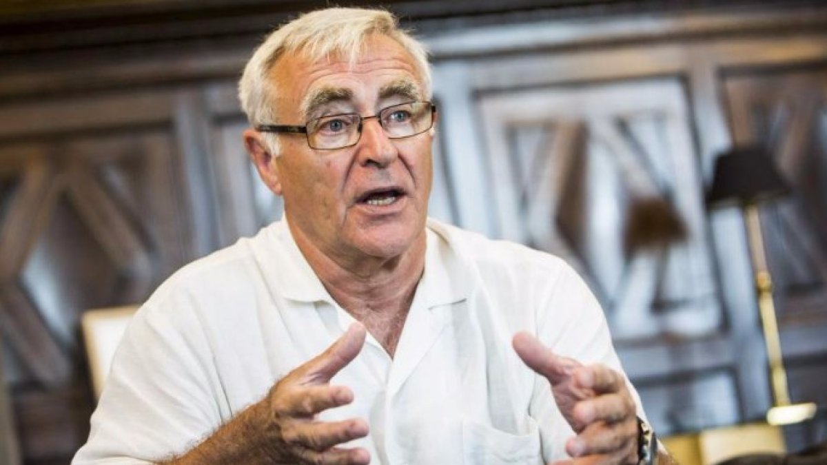 El alcalde de Valencia se pilla los dedos en COPE con los millones venezolanos