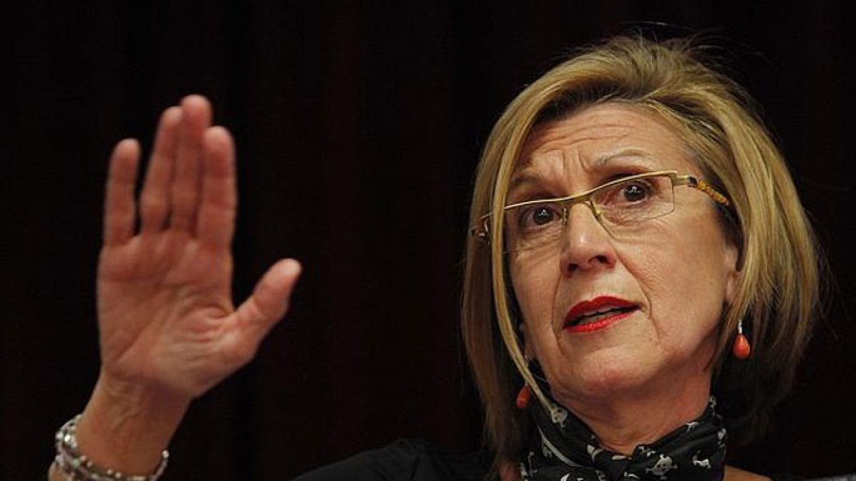 Rosa Díez se da de baja de UPyD y pide la disolución del partido.