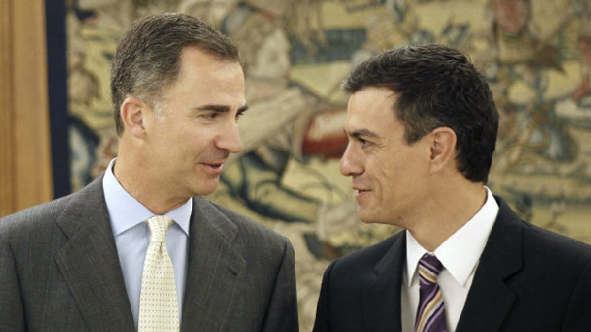Sánchez no ha dudado en desautorizar al Rey en público.