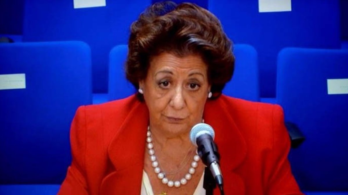 Las explicaciones de Barberá han sido para soltar balones fuera.