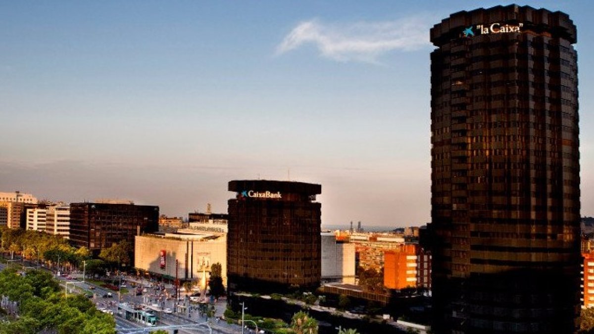 CaixaBank duplica la cercanía con sus accionistas para el 2016