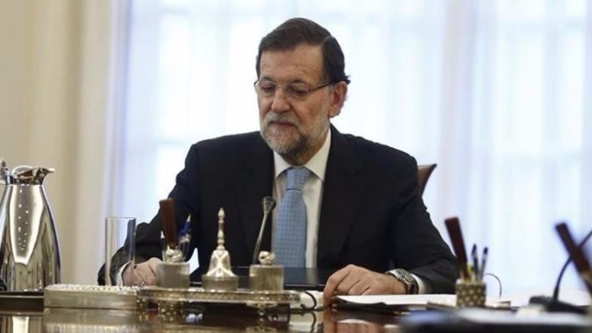 Rajoy tiene motivos para estudiar las encuestas de 