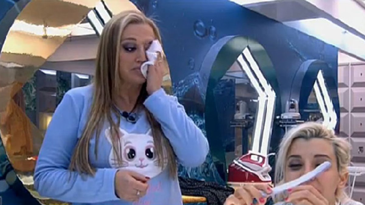 El nuevo pijama de Belén Esteban alborota el gallinero en Guadalix