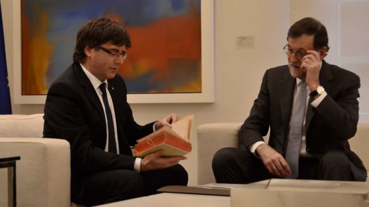 Rajoy, con Puigdemont en La Moncloa
