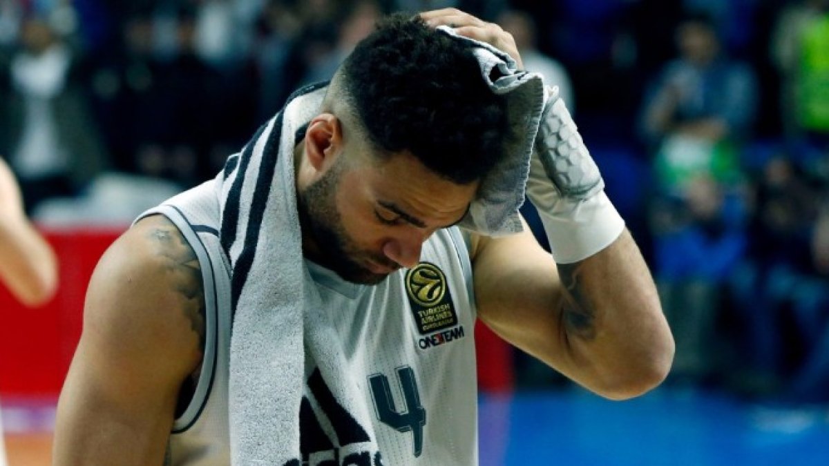 Jeffery Taylor tratando de explicarse qué había pasado.