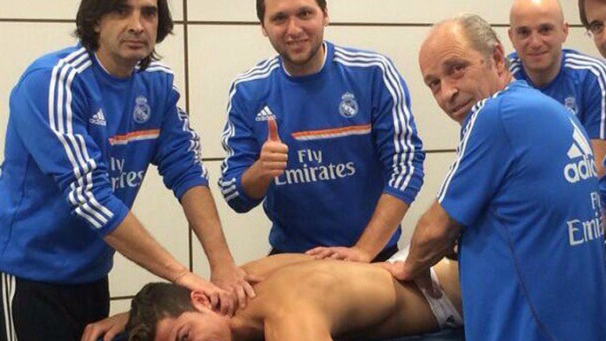 En 2014, Cristiano regaló un coche a cada uno de sus fisios en el Real Madrid.
