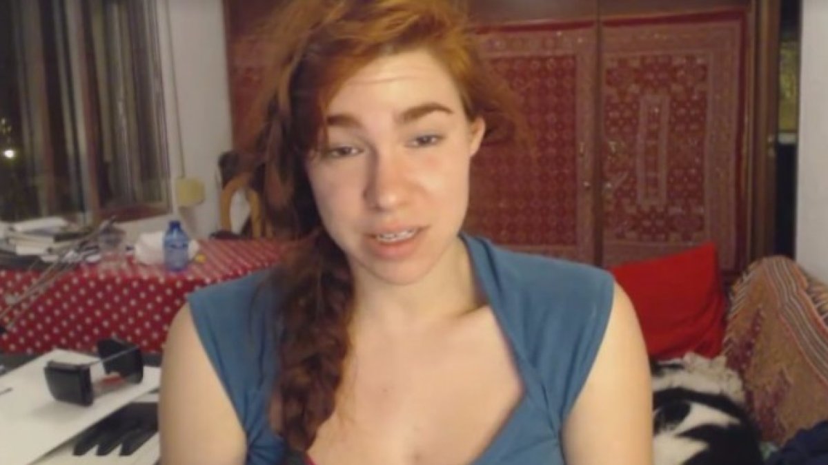 Una joven mancha la imagen de Podemos con un vídeo viral que arrasa en Facebook