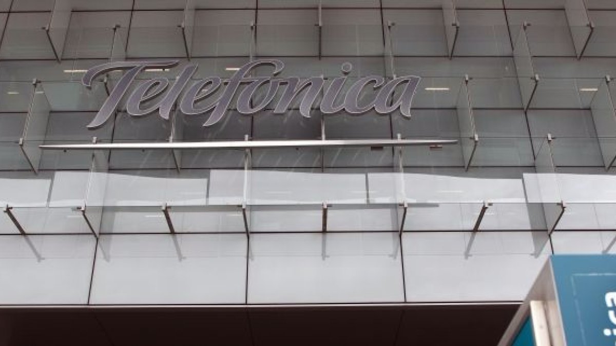 Telefónica bate su récord de actividad financiera en 2015