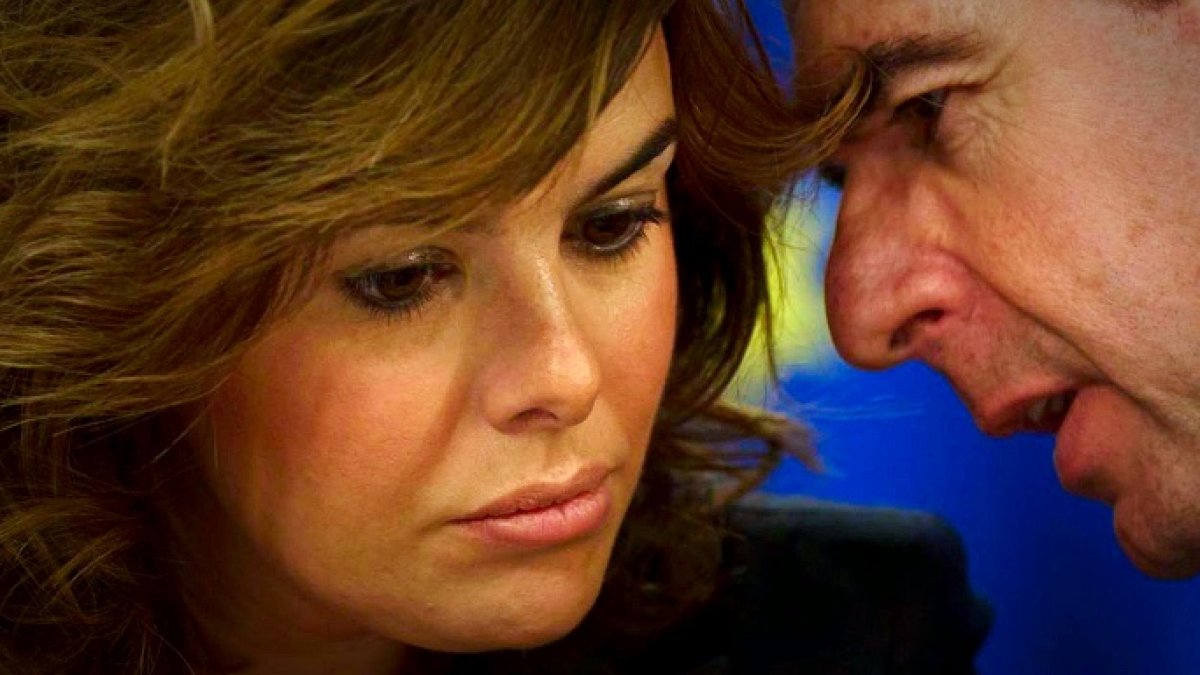 Soraya Sáenz de Santamaría junto al ex ministro, José Manuel Soria.