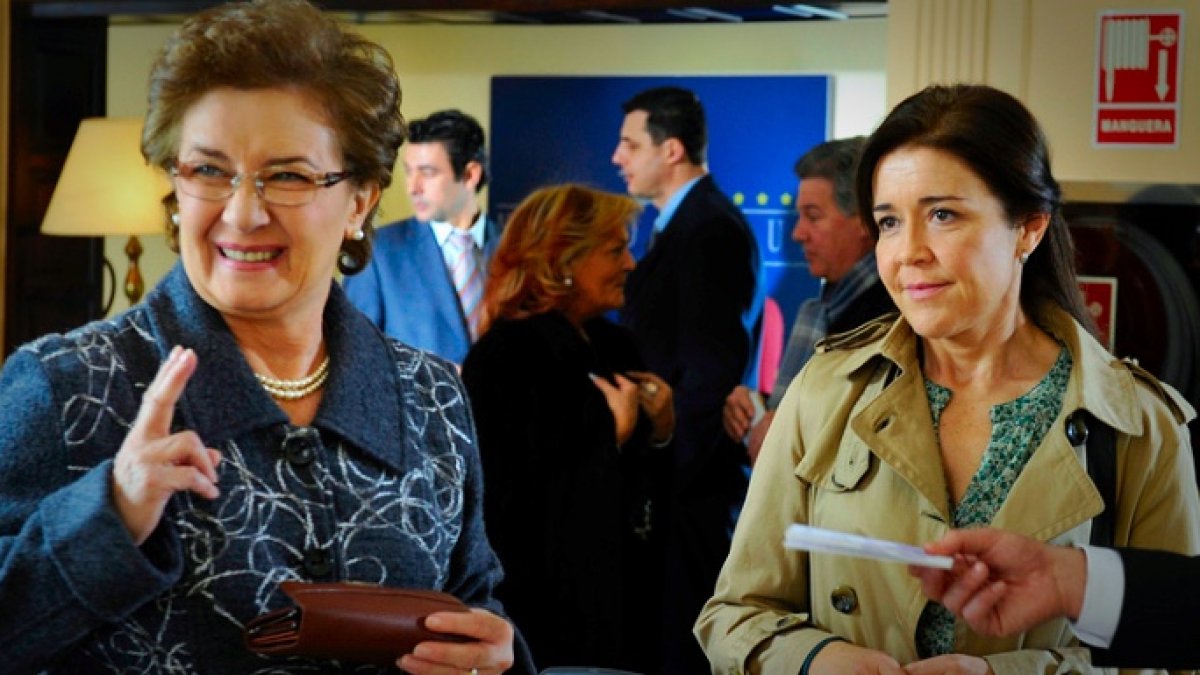 Beatriz Carvajal y María Pujalta en el primer capítulo de la tercera temporada.