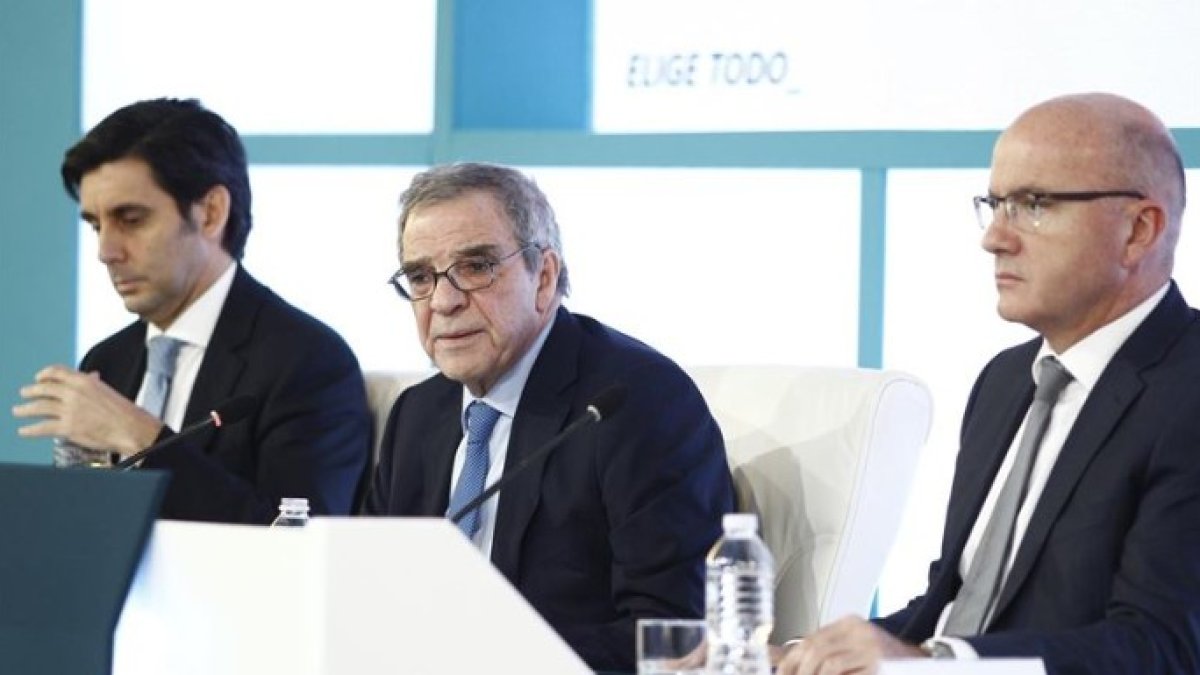 Alierta deja la presidencia de Telefónica en manos de Álvarez-Pallete