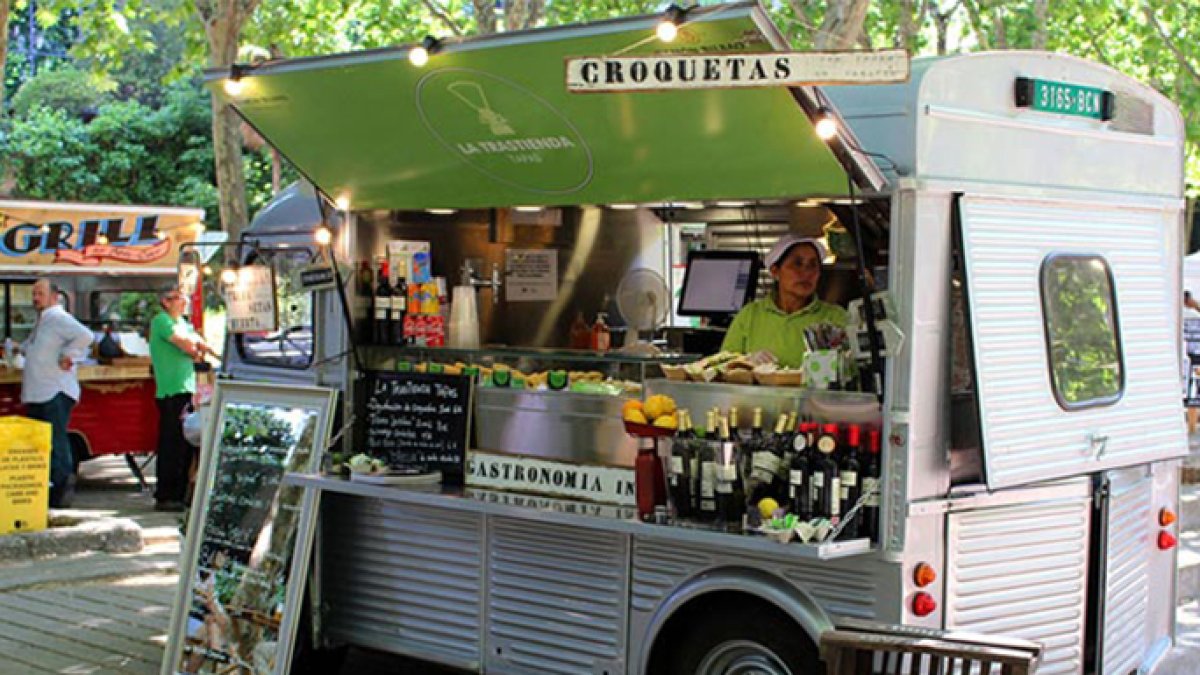 La gastronomía española e internacional se da cita en esta alternativa callejera.