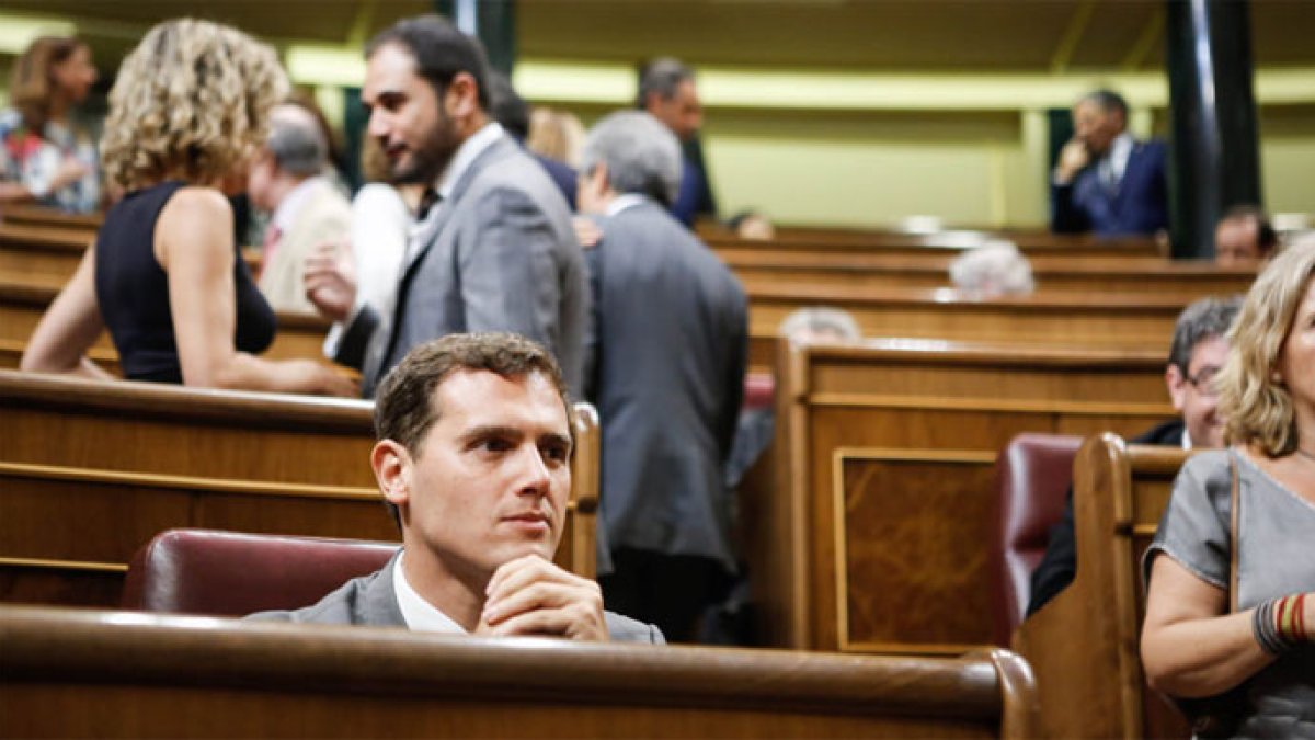 Rivera y los suyos no tienen empacho para aplicar una doble vara de medir al PP y al PSOE.