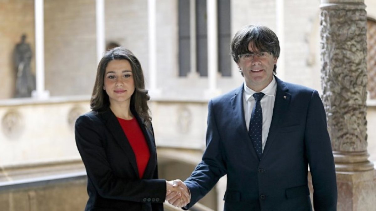 Arrimadas y Puidemont, en una reunión en la Generalitat