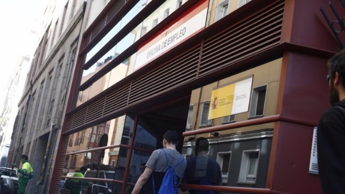 El paro sube en 22.801 personas en septiembre tras el fin de la época estival