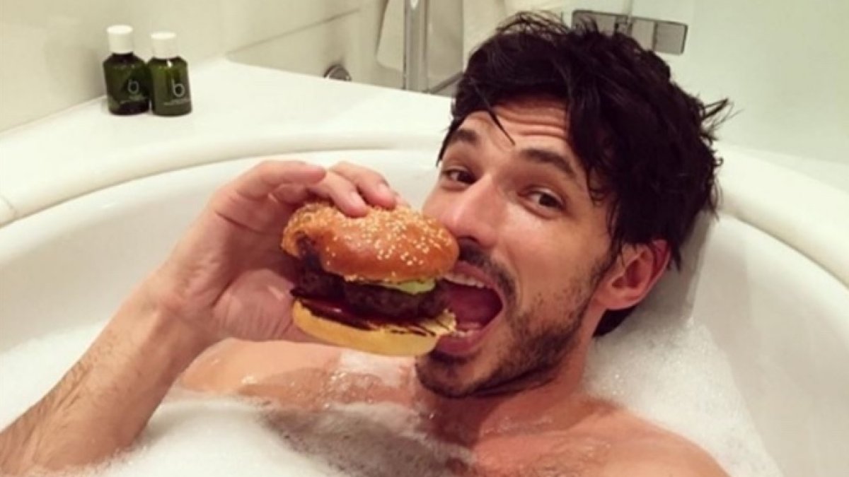 Velencoso disfrutando de la vida