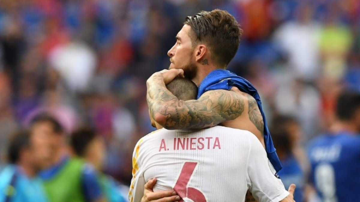 Ramos e Iniesta optan al reconocimiento de la FIFA.