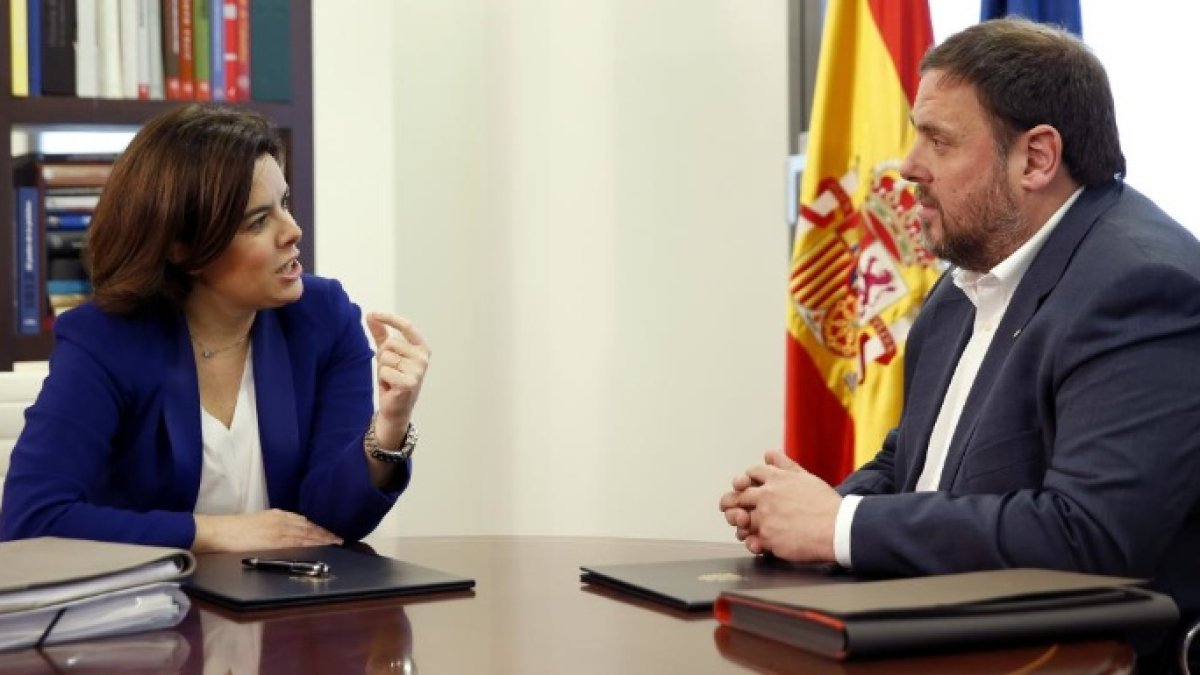 La vicepresidenta del Gobierno con su el número dos de la Generalitat, Oriol Junqueras