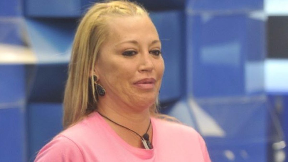 Belén Esteban quiere sacarse, otra vez, el permiso de conducir