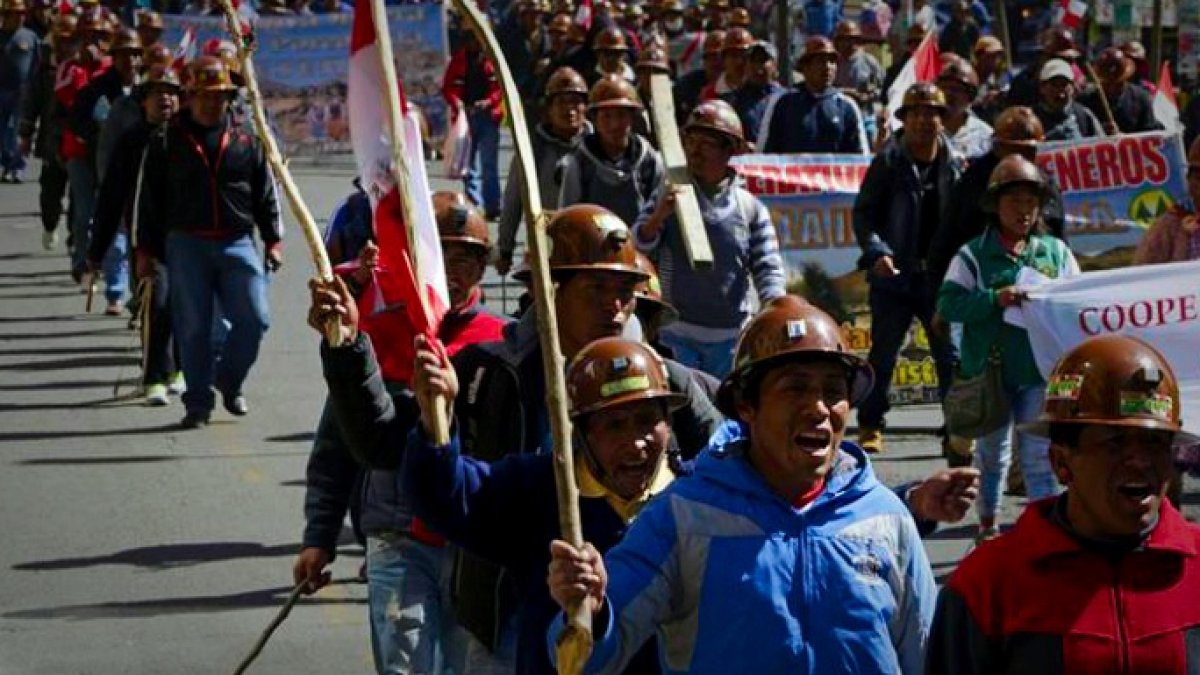 Los mineros han asesinado a un viceministro de Bolivia.