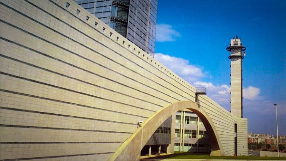 Edificio central de Canal 9 en Burjassot.