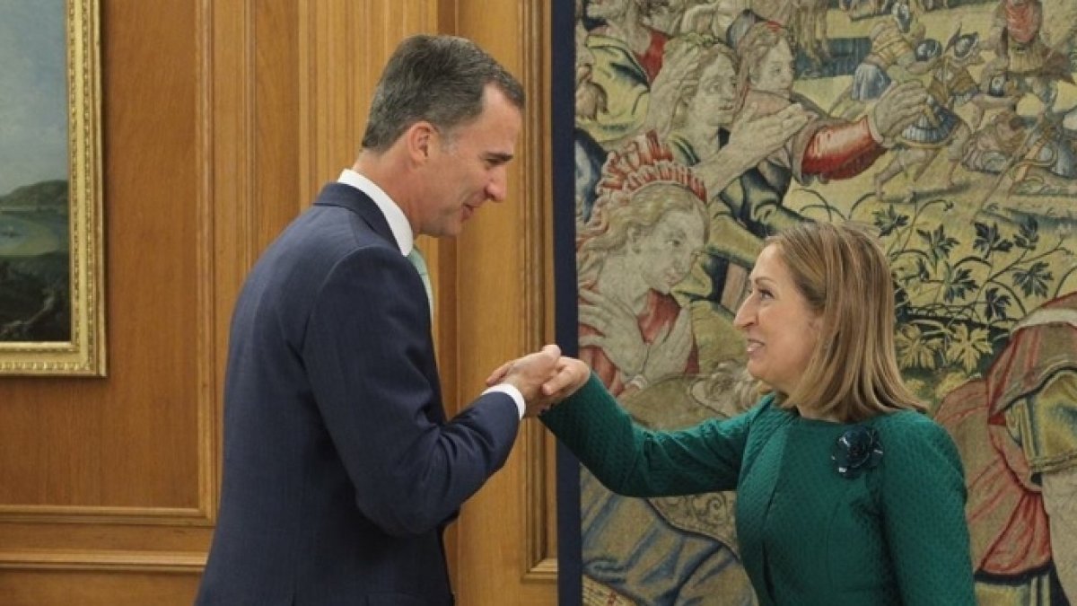 El Rey recibe a la presidenta del Congreso, en su primera audiencia tras la constitución de las Cortes