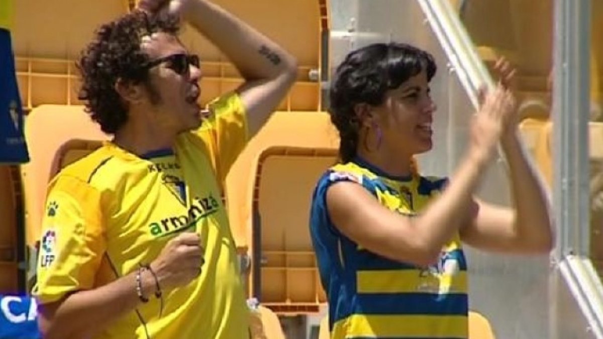 El alcalde de Cádiz, 'Kichi', junto a su pareja Teresa Rodríguez