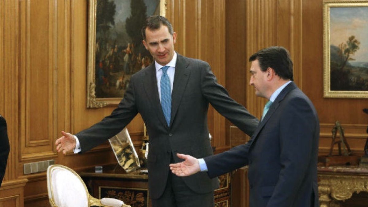 El Rey Felipe VI recibe en audiencia al portavoz del PNV, Aitor Esteban