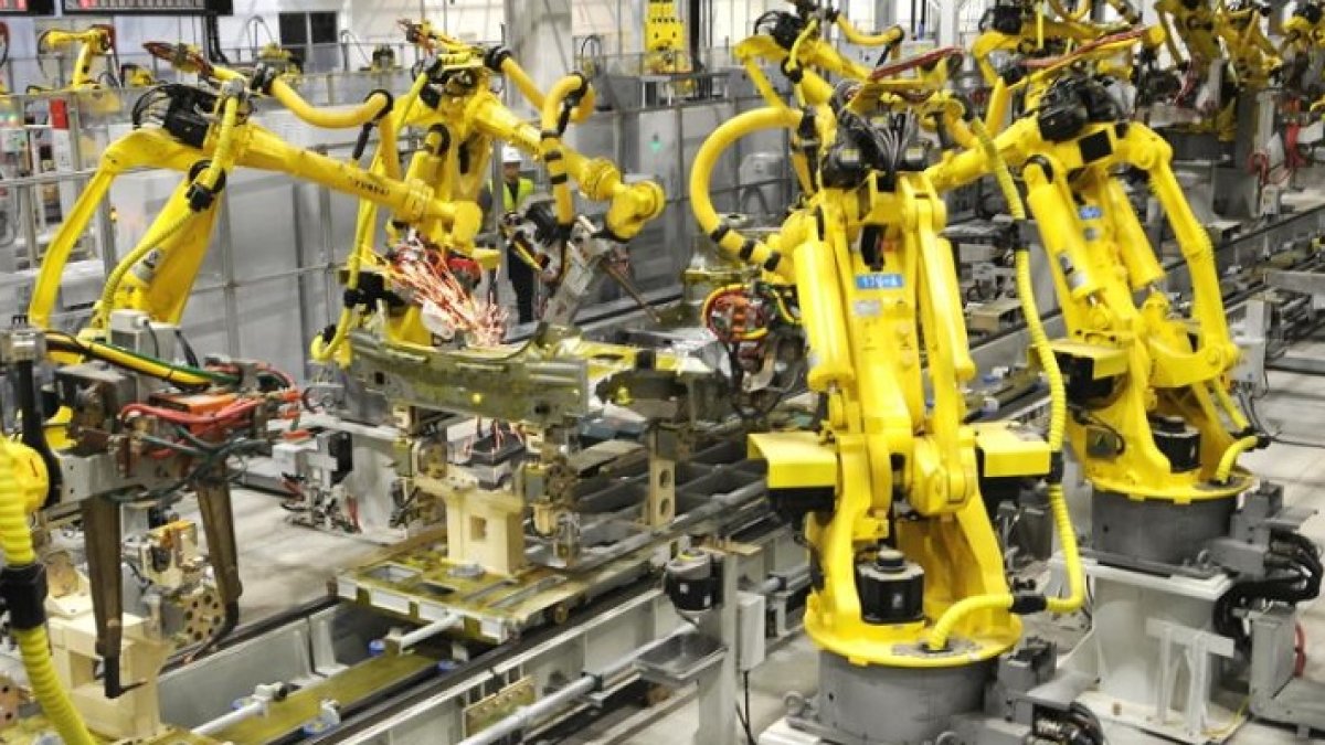 España fabrica casi 2 millones de vehículos en 8 meses