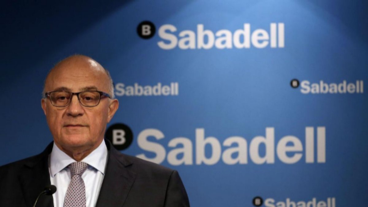 El Sabadell cerrará 250 oficinas y rescindirá 800 empleos